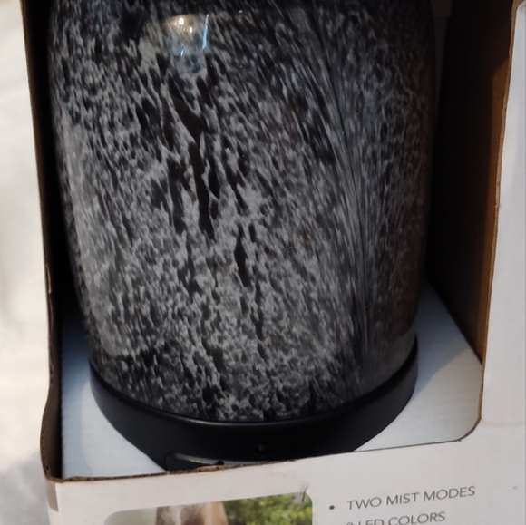 NWT!! Huntington Home Electric Oil Diffuser - Picture 2 of 7
